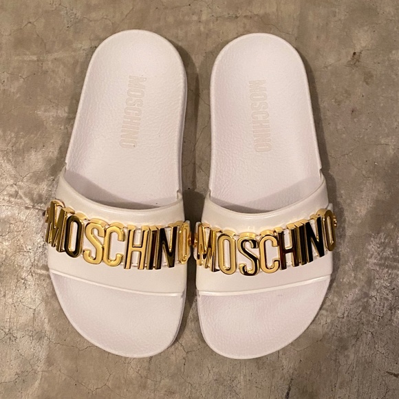 Brand New Never Used Authentic White Moschino Pool Slides Size 35